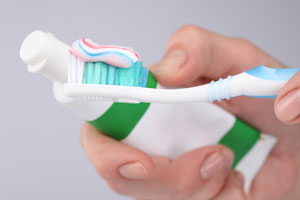 Imagen ilustrativa del artículo Cómo hacer dentífrico y enjuague bucal con hierbas